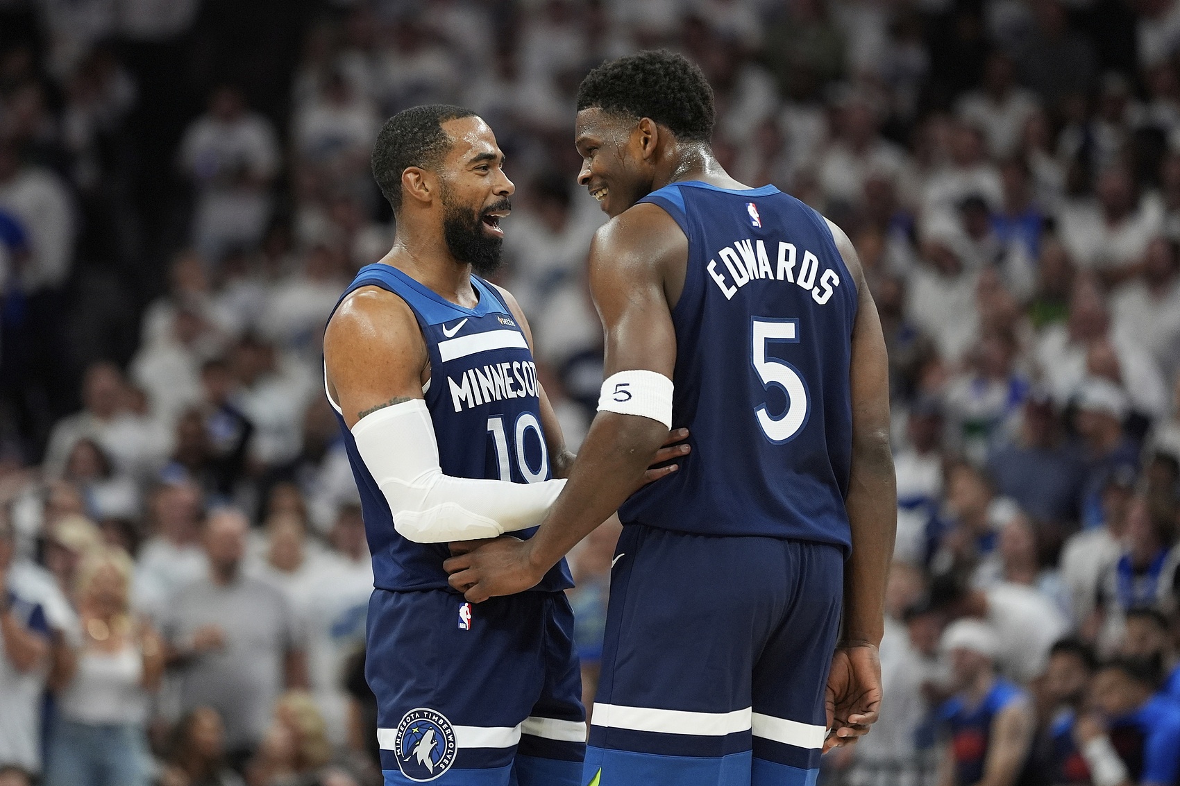 kaiyun-爱德华兹：听说康利还能回来&amp;我真的希望这能发生 我们想要他回来