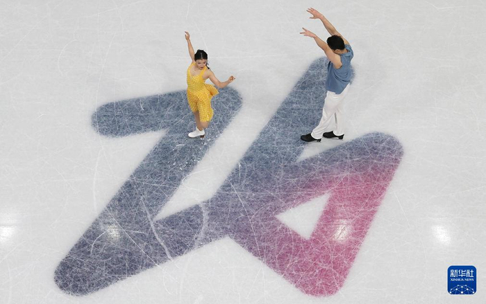 kaiyun-冬奥会｜花样滑冰——团体赛：冰舞韵律舞赛况|柳鑫宇|冰上舞蹈|王诗玥|AC米兰|米兰-科尔蒂纳冬奥会花样滑冰项目团体赛冰上舞蹈韵律舞比赛_新浪体育_新浪新闻