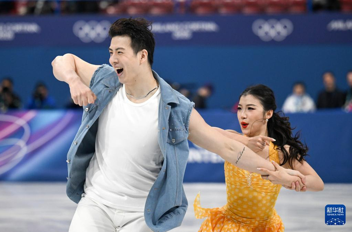 kaiyun-冬奥会｜花样滑冰——团体赛：冰舞韵律舞赛况|柳鑫宇|冰上舞蹈|王诗玥|AC米兰|米兰-科尔蒂纳冬奥会花样滑冰项目团体赛冰上舞蹈韵律舞比赛_新浪体育_新浪新闻
