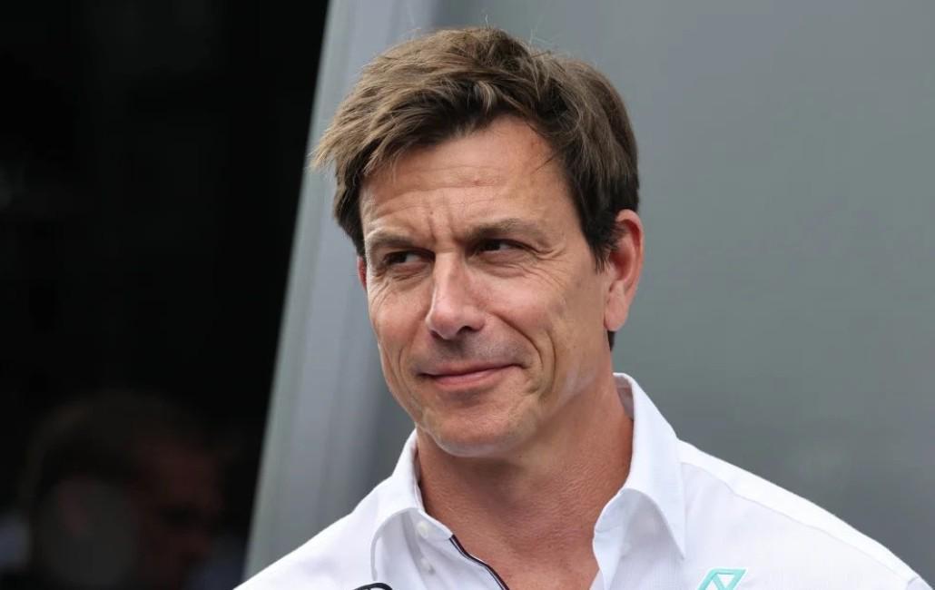 名记：红牛因无法复刻梅奔引擎选择泄密，将和其他车队站在一块