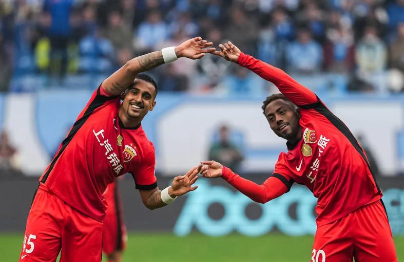 kaiyun-申花新双煞迪拜操练！海港正谈买断王牌，英博小将去国安挑战太大