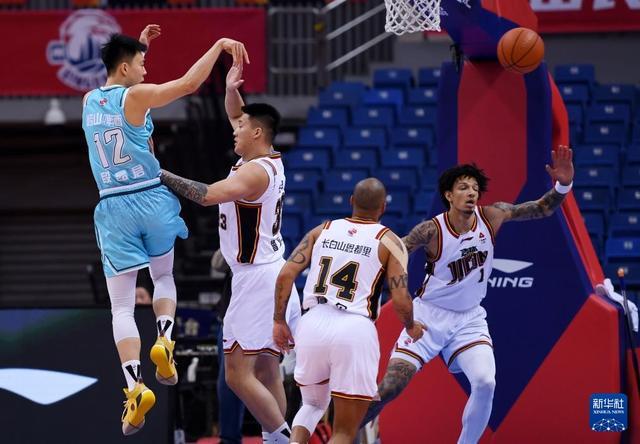开云下载-CBA常规赛：青岛崂山啤酒胜吉林长白山恩都里