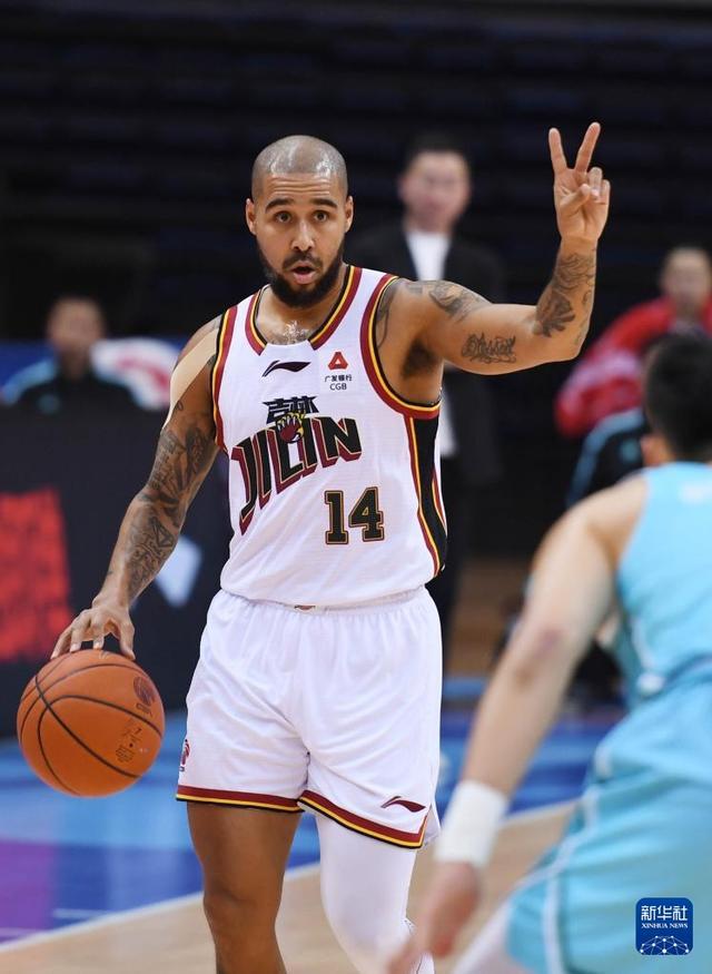 开云下载-CBA常规赛：青岛崂山啤酒胜吉林长白山恩都里