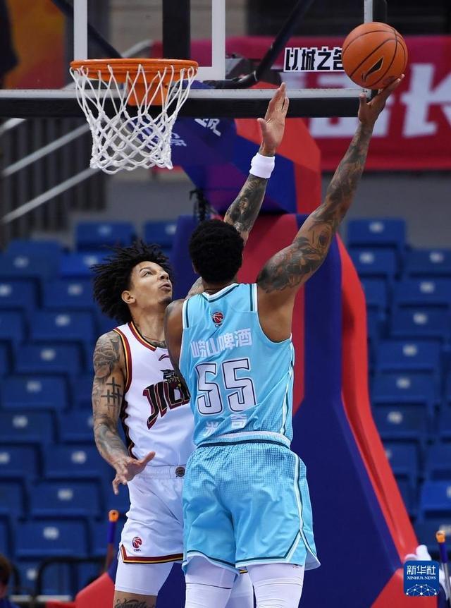 开云下载-CBA常规赛：青岛崂山啤酒胜吉林长白山恩都里