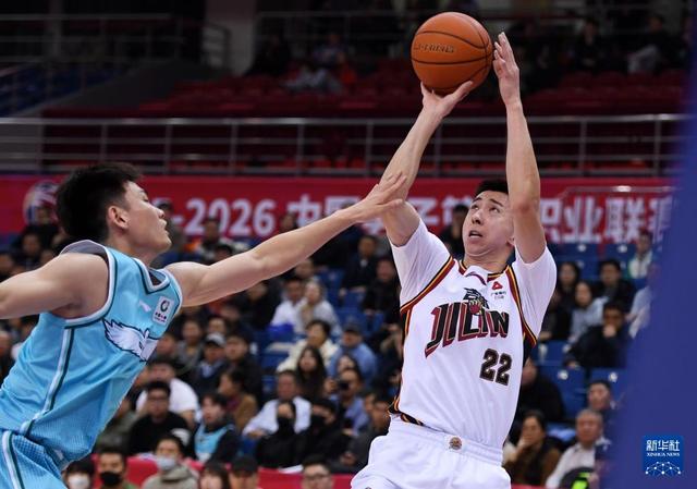 开云下载-CBA常规赛：青岛崂山啤酒胜吉林长白山恩都里
