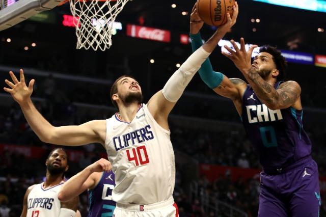 1636359068448055756.jpg 开云下载-末节打出22比0一波流!快艇手感回暖收获四连胜