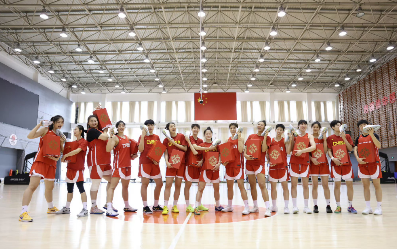 开云-中国女篮新16人集训名单出炉:李月汝韩旭将回归 王佳琦伤愈复出