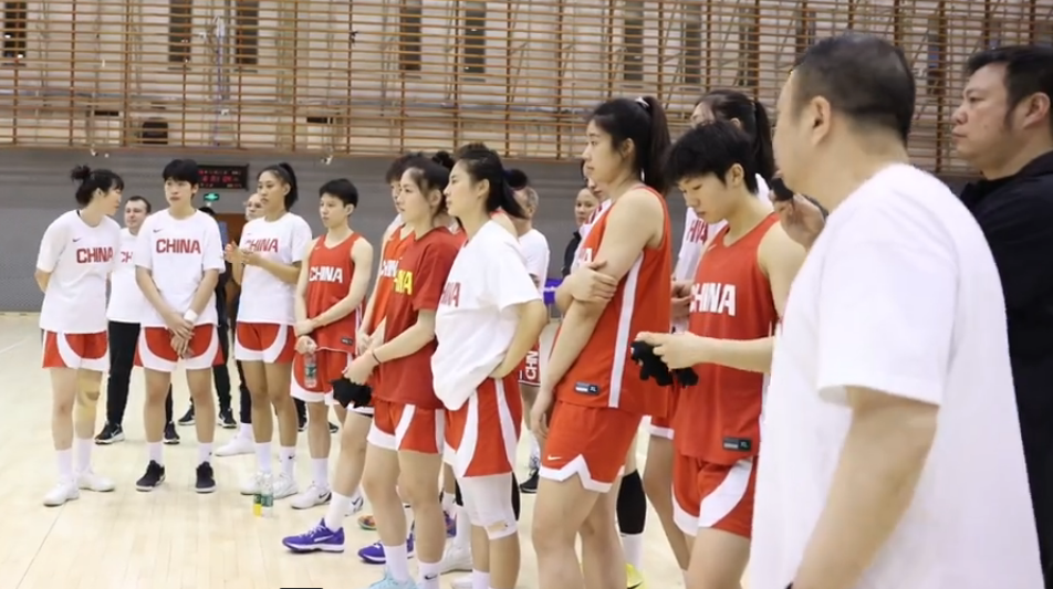 开云体育-效仿男篮！中国女篮春节未放假集训 备战女篮世界杯资格赛
