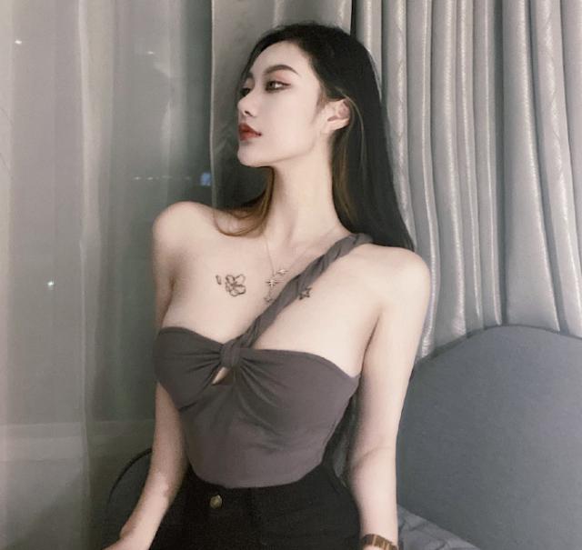 【早报】“快乐”的C罗和不快乐的莱万...