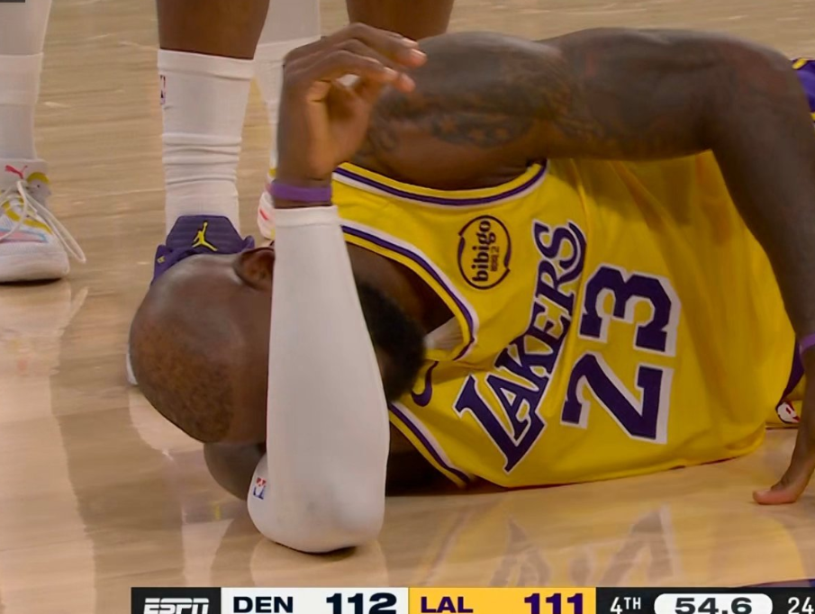 里夫斯绝平+东契奇绝杀！湖人击败掘金升西部第3，东契奇30+11+13